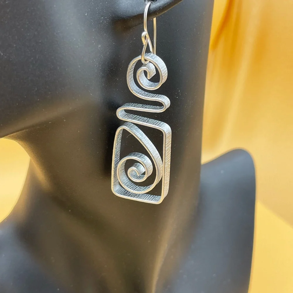 Handcrafted earrings - Picture 1 of 4